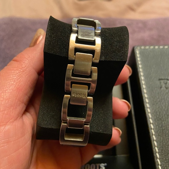 Roots Watch - Picture 2 of 2